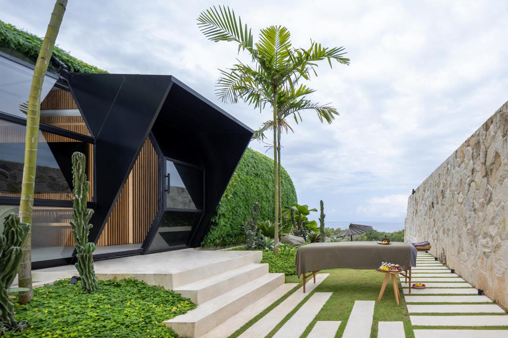 Airship Bali By Alex